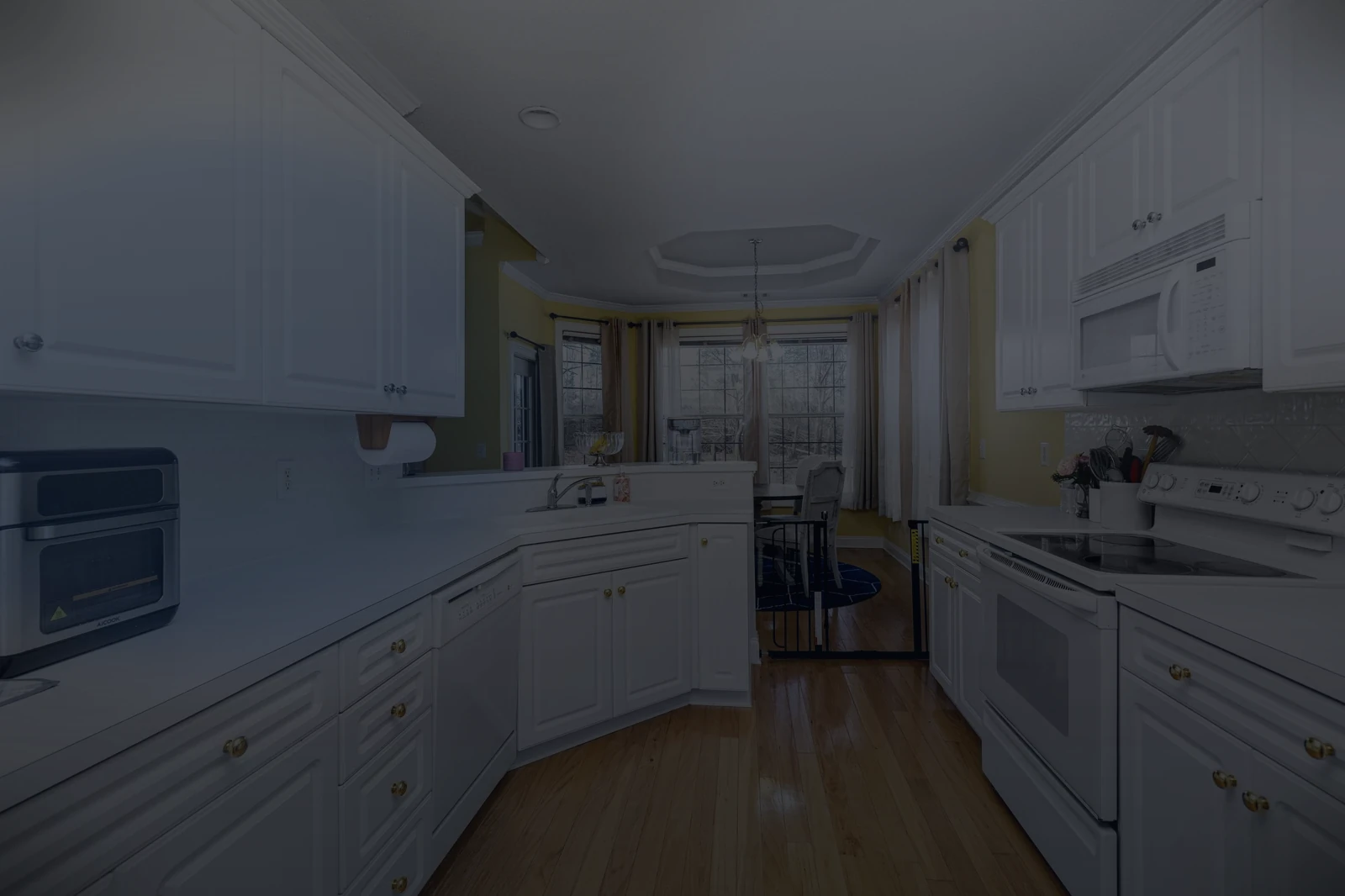 Вы — автор проекта.
HOLZCOM закрывает [[мебельный контур]] до монтажа.